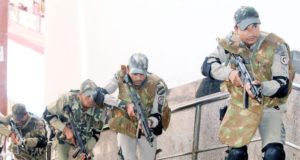 बुलेट प्रुफ जैकेट और AK-47 की कमी से जूझ रहा पुलिस महकमा 4 Hello Uttarakhand News »