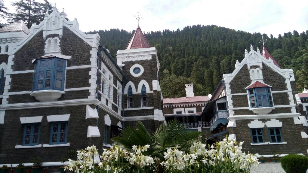 त्रिवेंद्र सरकार को लगा झटका