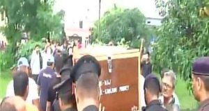 शहीद मेजर कमलेश पांडे हुए पंचतत्वों में विलीन, अंतिम दर्शन को उमड़ा हुजूम 4 Hello Uttarakhand News »