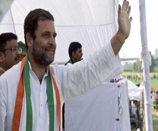 बेंगलुरु: पूर्व केंद्रीय मंत्री एसएम कृष्णा के दामाद और कैफे कॉफी डे के मालिक वीजी सिद्धार्थ के ठिकानों पर आयकर विभाग के छापे में 650 करोड़ रुपये की अघोषित आय का खुलासा हुआ है। वीजी सिद्धार्थ टूरिज्म, आईटी और अन्य क्षेत्रों के कारोबार से भी जुड़े हैं। आयकर विभाग के मुताबिक इस मामले में नियमों के उल्लंघन की कई बातें सामने आई हैं और इससे जुड़े पुख्ता सबूत भी मिले हैं। आपको बता दे कि गुरुवार को बेंगलुरु, हासन, चिकमगलूर, चेन्नई और मुंबई में वीजी सिद्धार्थ से जुड़ी 25 संपत्तियों पर छापे मारे गए थे। सिद्धार्थ भारत में कॉफी आउटलेट की सीरीज कैफे कॉफी डे के संस्थापक-मालिक हैं और जनवरी, 2015 से इसके अध्यक्ष एवं प्रबंध निदेशक रहे हैं। वह निवेशक भी हैं और उनकी कुछ आईटी कंपनियों में हिस्सेदारी भी है। वह देश में कॉफी के बीजों के सबसे बड़े निर्यातकों में से एक हैं। 2 Hello Uttarakhand News »