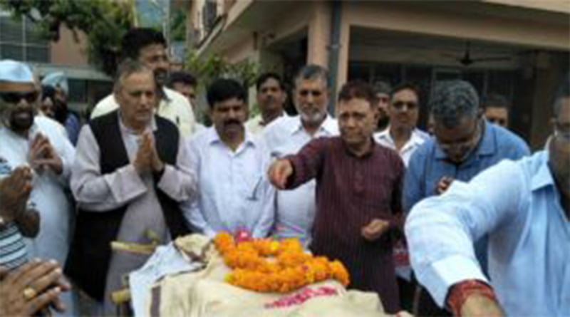 पंचतत्वों में विलीन हुए उत्तराखंड राज्य आंदोलनकारी वेद उनियाल 7 Hello Uttarakhand News »