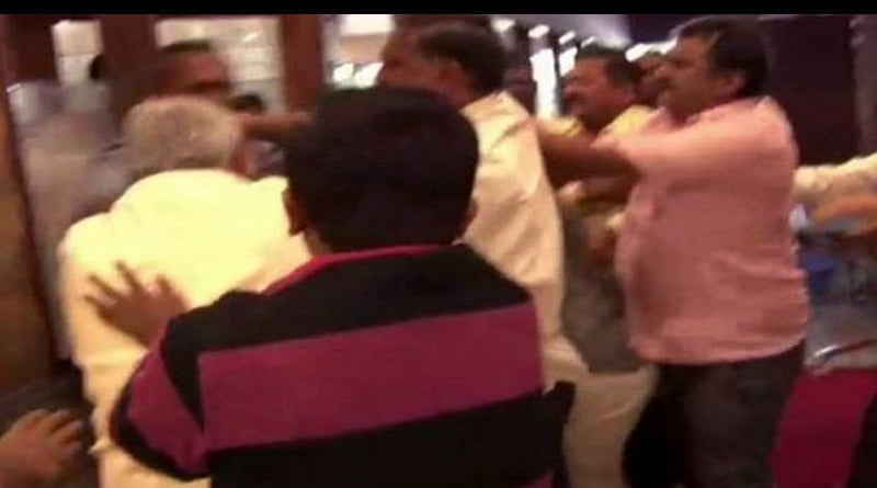 बीजेपी नेता ने एक पत्रकार की कर दी पिटाई, वीडियो हुआ वायरल… 1 Hello Uttarakhand News »