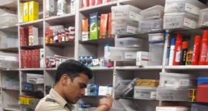 ड्रग निरीक्षक टीम ने की छापेमारी, दो मेडिकल स्टोर सीज़। 1 Hello Uttarakhand News »