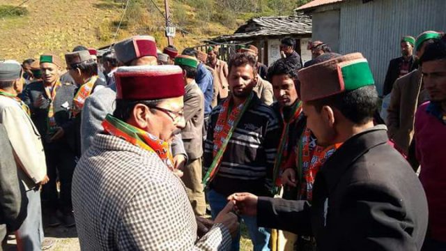 अफसरशाहों को मंत्री की फटकार 1 Hello Uttarakhand News »
