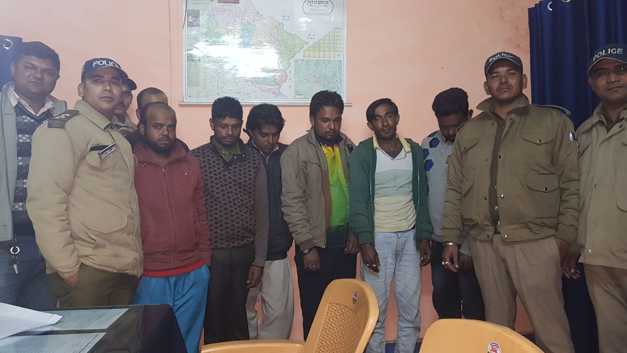 पटेलनगर पुलिस ने 7 जुआरियों को किया गिरफ्तार, 4 लाख से अधिक बरामद 4 Hello Uttarakhand News »