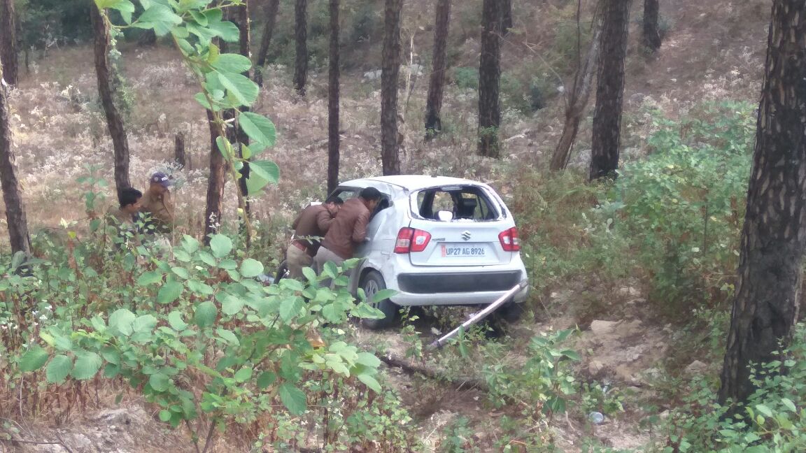 राष्ट्रीय राजमार्ग चरमा-ओगला के बीच सड़क दुर्घटना, तीन घायल 2 Hello Uttarakhand News »