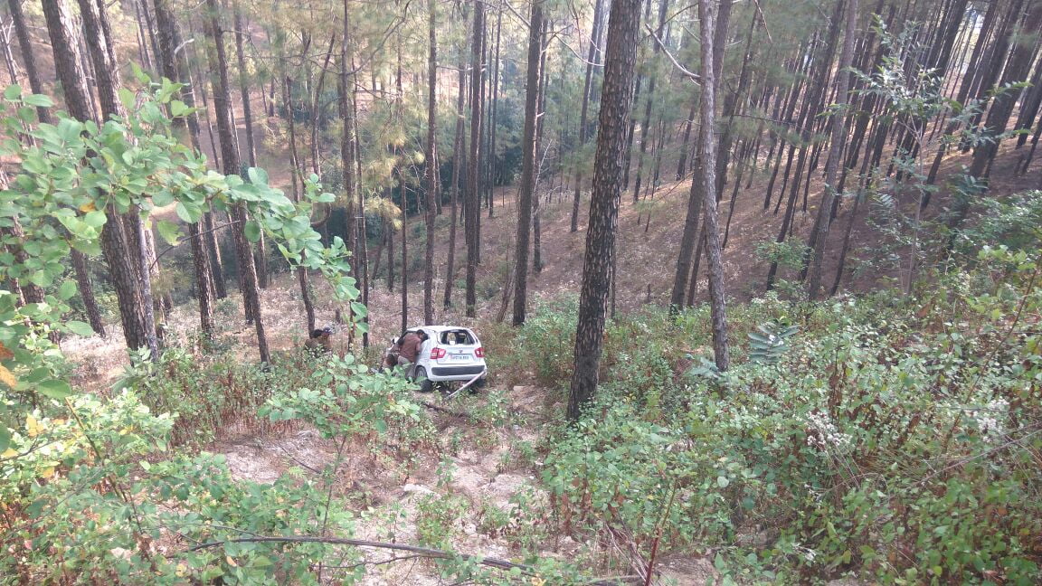 राष्ट्रीय राजमार्ग चरमा-ओगला के बीच सड़क दुर्घटना, तीन घायल 3 Hello Uttarakhand News »