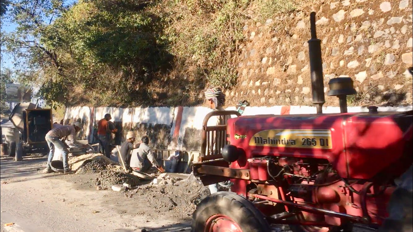 मसूरी की संवरती सड़कें दे रही है हादसों को न्योता 3 मसूरी की संवरती सड़कें दे रही है हादसों को न्योता 3 Hello Uttarakhand News »