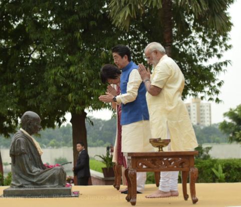 जापान प्रधानमंत्री शिंजो आबे और पीएम नरेंद्र मोदी पहुंचे साबरमती आश्रम… 1 जापान प्रधानमंत्री शिंजो आबे और पीएम नरेंद्र मोदी पहुंचे साबरमती आश्रम… 1 Hello Uttarakhand News »