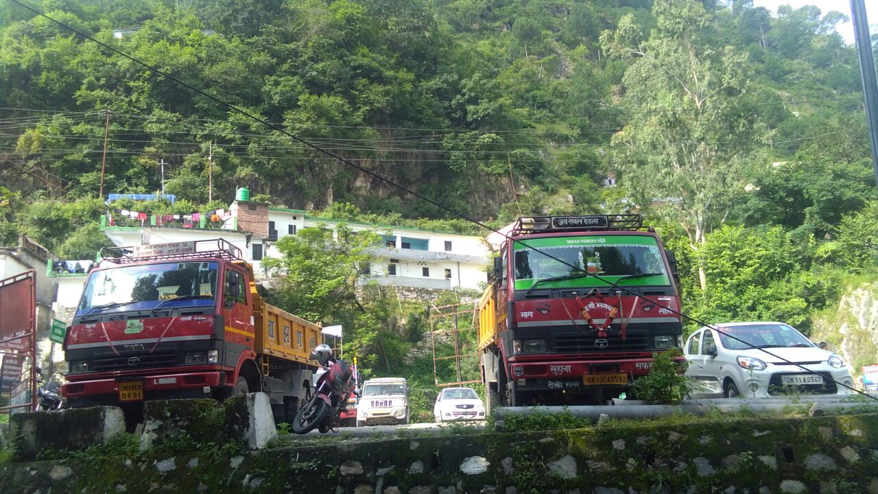 अवैध खनन – तीन डम्पर, एक जेसीबी सीज.. 5 Hello Uttarakhand News »