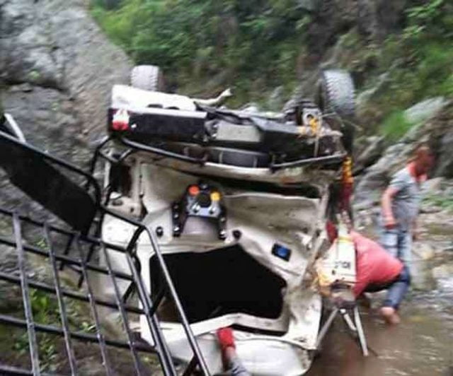 अल्मोड़ा में गिरा ट्रैकर, 3 की मौत और 8 घायल 3 Hello Uttarakhand News »