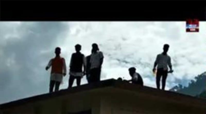 हाईवोल्टेज ड्रामा – छात्र नेता पैट्रोल लेकर चढ़े छत पर… 4 Hello Uttarakhand News »
