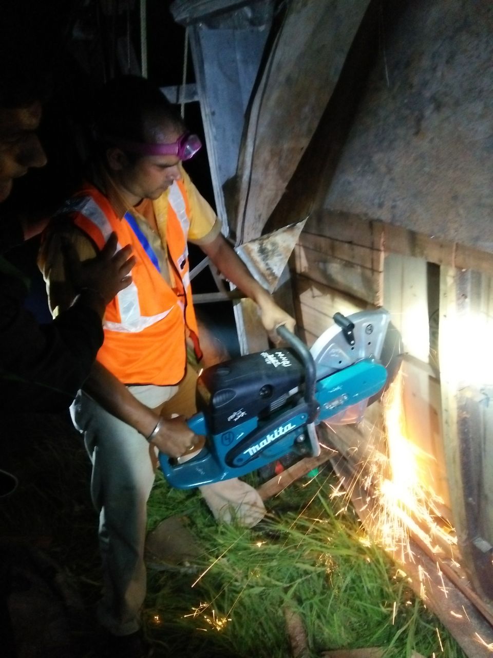 दर्दनाक सड़क हादसा…एक की मौत, पांच घायल… 4 Hello Uttarakhand News »