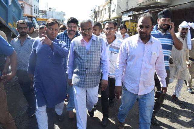 ट्रांसपोर्ट नगर की दुर्दशा पर आई दया- मंत्री जी और विधायक पहुंचे ट्रांसपोर्ट नगर 3 Hello Uttarakhand News »