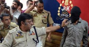 कश्मीर – एटीएस ने पकडे लश्कर-ए-तायेबा से मिले हुए अपराधी 1 Hello Uttarakhand News »