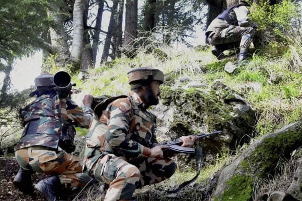 सुरक्षाबलों से मुठभेड़ में 2 आतंकी ढेर… 2 Hello Uttarakhand News »