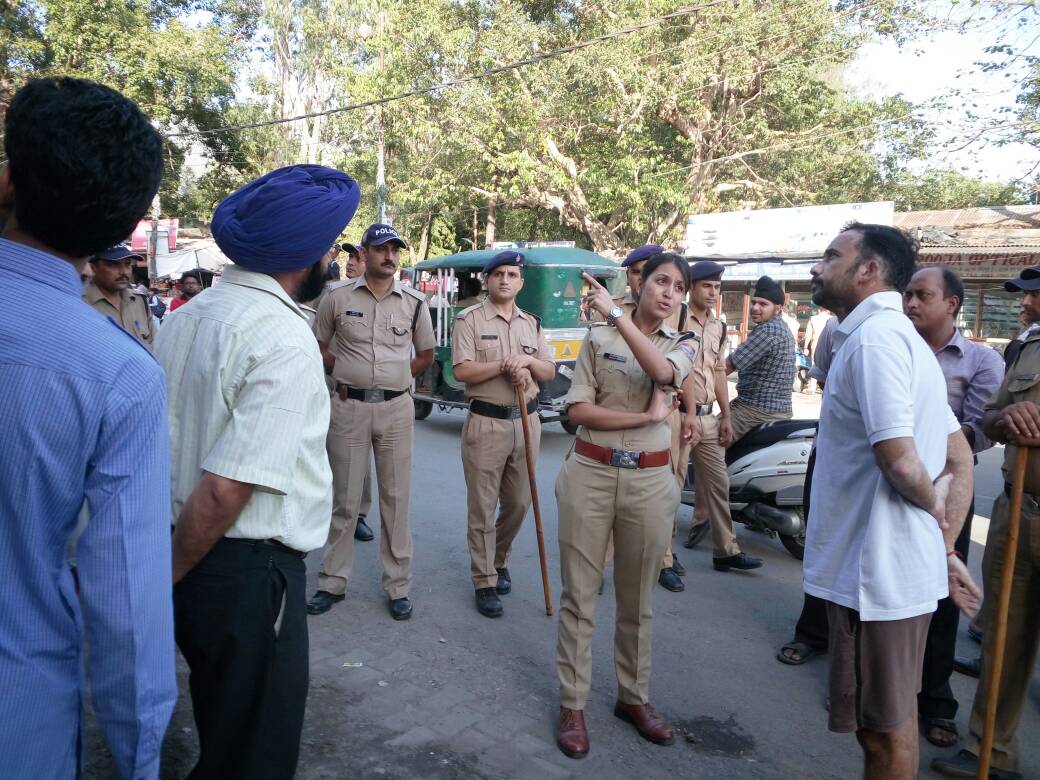 ऋषिकेश की लेडी दंबग बनी आईपीएस निहारिका भट्ट- अतिक्रमण पर कर रही ताबड़तोड़ कार्यवाही 2 Hello Uttarakhand News »