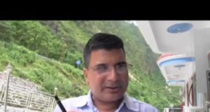 क्या ठेकेदार की जेब में है प्रशासन…. प्रशासन भी बनी लाचार 1 Hello Uttarakhand News »