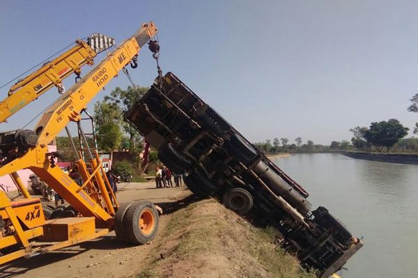 क्रेन की मदद से हटाई जाएगी अवैध रूप से पार्क गाड़िया… 1 Hello Uttarakhand News »