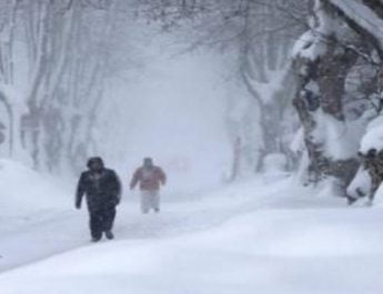 उत्तराखंड: बर्फ की चादर से ढके पहाड़ी इलाके 2 Hello Uttarakhand News »