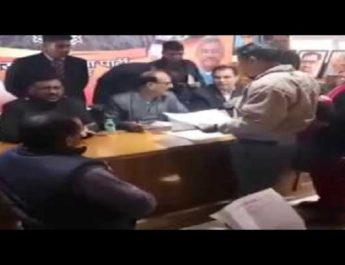 फरियादी ने खाया था जहर, सियासत हुई गर्म 3 Hello Uttarakhand News »