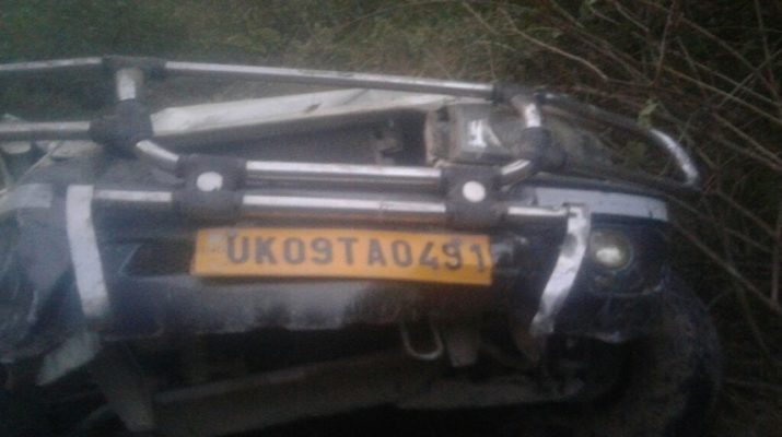 टिहरी में वाहन खाई में गिरा, 2 की मौत, 7 घायल 1 Hello Uttarakhand News »