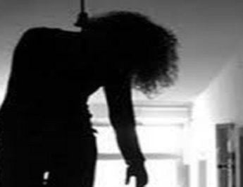 आत्‍महत्‍या! सुसाइड नोट लिख पंखे से लटक गयी मेडिकल की छात्रा 2 Hello Uttarakhand News »