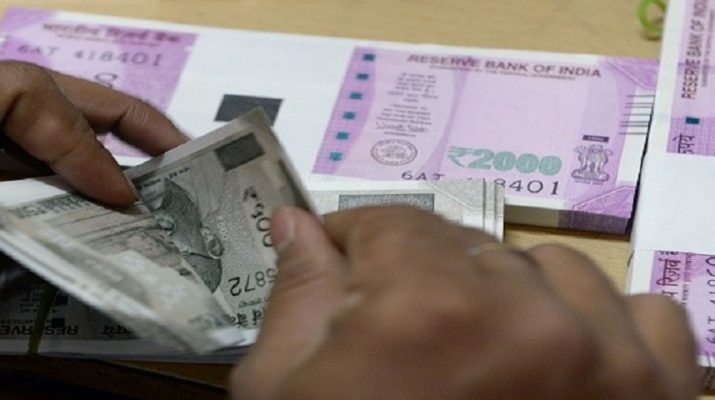 शिक्षकों को अवकाश लेना पड़ा महंगा, हेडमास्टर का रुका वेतन 1 Hello Uttarakhand News »