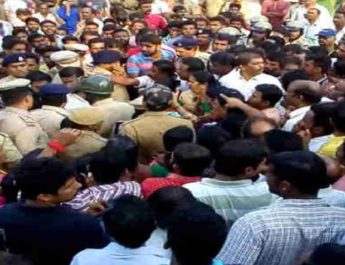 रेप के आरोपी को भीड़ ने पीट-पीट कर मार डाला 5 Hello Uttarakhand News »