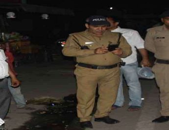 डीएम आफिस के सामने क्रेन की चपेट में बाइक, एक की मौत, एक घायल 4 Hello Uttarakhand News »