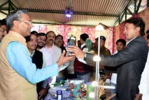 सीएम ने किया एलईडी ग्राम लाईट प्रशिक्षण कार्यक्रम का शुभारम्भ 2 Hello Uttarakhand News &raquo;