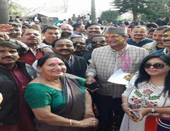 हरीश रावत को किशोर, इंदिरा और प्रीमत ने कहा...बुरा ना मानो होली है... 3 Hello Uttarakhand News &raquo;