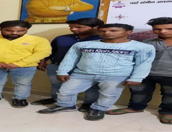 सार्वजनिक स्थान पर कर रहे थे अश्लील हरकतें, पुलिस ने दबोचा 4 Hello Uttarakhand News »