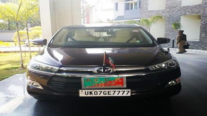 मुख्यमंत्री की कार से महंगी कारों में घूम रहे वन विभाग के अधिकारी 1 Hello Uttarakhand News »