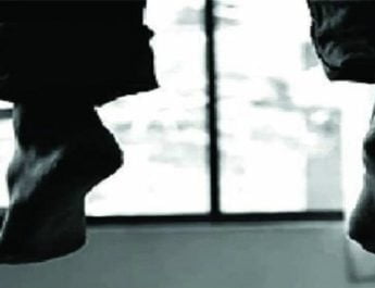 उत्तराखंड: परिजनों के डांटने पर 11वीं की छात्रा ने लगाई फांसी, पंखे से लटका मिला शव 3 Hello Uttarakhand News »