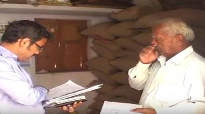 जिलाधिकारी ने सरकारी सस्ता गल्ला की दुकानों में की छापेमारी, पाई अनियमितताएं 1 Hello Uttarakhand News »