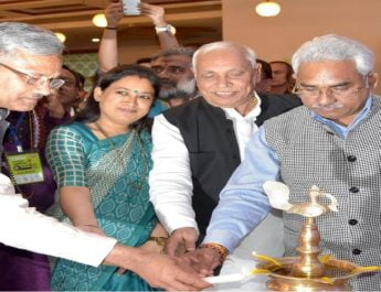 वस्त्र, फैशन डिजाइनिंग, टेक्सटाइल उद्योग को लेकर हुई बैठक 3 Hello Uttarakhand News »