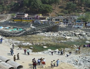 चीन सीमा को जोड़ने वाला एकमात्र पुल फिर टूटा 1 Hello Uttarakhand News »