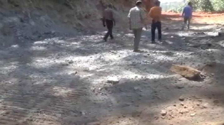 आजादी के बाद अब पहुंची सड़क, जब गाँव पर बुरी तरह हावी पलायन की मार 1 Hello Uttarakhand News »