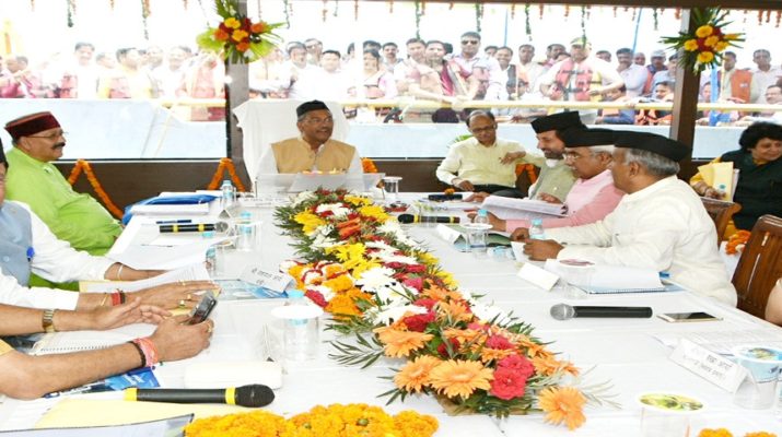 पहली बार टिहरी झील में आयोजित हुई ऐतिहासिक कैबिनेट बैठक, जाने बड़े फैसले.. 1 पहली बार टिहरी झील में आयोजित हुई ऐतिहासिक कैबिनेट बैठक, जाने बड़े फैसले.. 1 Hello Uttarakhand News »