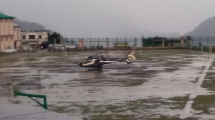 बद्रीनाथ धाम जा रहे हेलीकॉप्टर की गोपेश्वर में कराई गई इमरजेंसी लैंडिंग, सभी सुरक्षित 1 बद्रीनाथ धाम जा रहे हेलीकॉप्टर की गोपेश्वर में कराई गई इमरजेंसी लैंडिंग, सभी सुरक्षित 1 Hello Uttarakhand News »