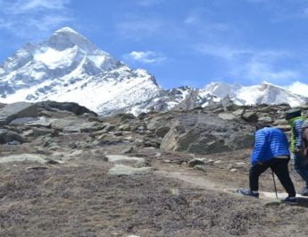 मुख्य सचिव एवं जिलाधिकारी ने किया पैदल गौमुख ट्रैक का निरीक्षण 2 Hello Uttarakhand News »