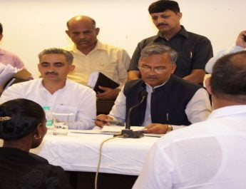 जन-सुनवाई कार्यक्रम में 100 से अधिक शिकायतें दर्ज, शिक्षिका मामले पर दी सफाई 4 Hello Uttarakhand News »