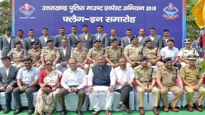 एवरेस्ट फतह कर लौटे पुलिस के जवान, किये गये सम्मानित, हुई पदोन्नति 1 एवरेस्ट फतह कर लौटे पुलिस के जवान, किये गये सम्मानित, हुई पदोन्नति 1 Hello Uttarakhand News »