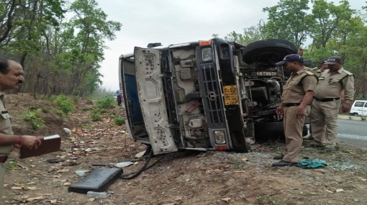 अनियन्त्रित होकर देहरादून में पलटी बस, 19 लोग घायल 1 Hello Uttarakhand News »