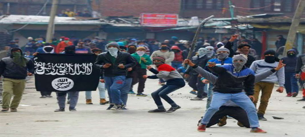 ईद के मौके पर पाकिस्तान की नापाक हरकत, सेना का एक जवान शहीद 2 Hello Uttarakhand News &raquo;