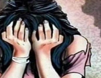 जबरदस्ती महिला को उठाकर ले गए युवक, चलती गाड़ी में किया दुष्कर्म 2 Hello Uttarakhand News »