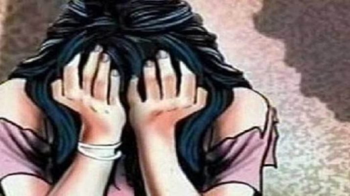 जबरदस्ती महिला को उठाकर ले गए युवक, चलती गाड़ी में किया दुष्कर्म 1 Hello Uttarakhand News »