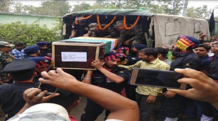 शहीद विकास का पार्थिव शरीर देख नम हुई हजारों आंखें, पूर्णानंद घाट पर होगा अंतिम संस्कार 1 Hello Uttarakhand News »