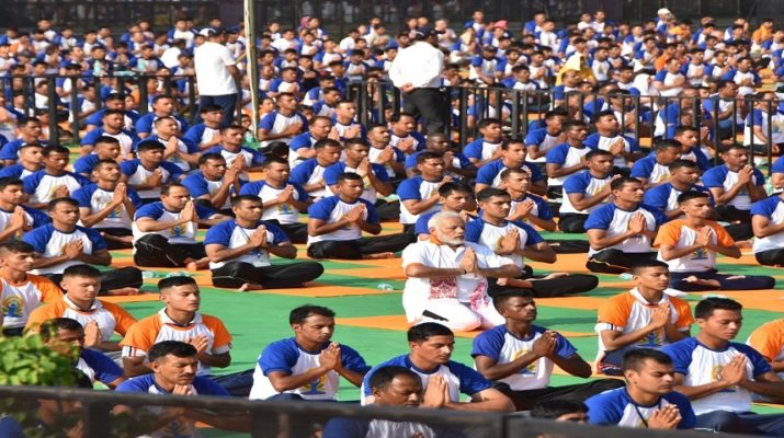 हजारों लोगों संग पीएम मोदी ने देहरादून में किया योग, लोगों में दिखा उत्साह 1 Hello Uttarakhand News »